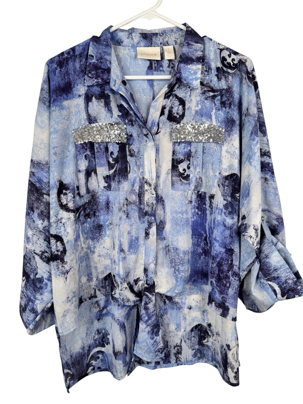 Chico's Blue & White Abstract Sequin-Pocket Front Tie Button Down Shirt